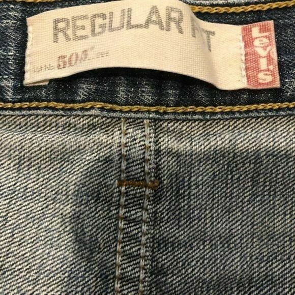 Levi 505 Regular fit jeans size 38X30 medium wash - Picture 3 of 5